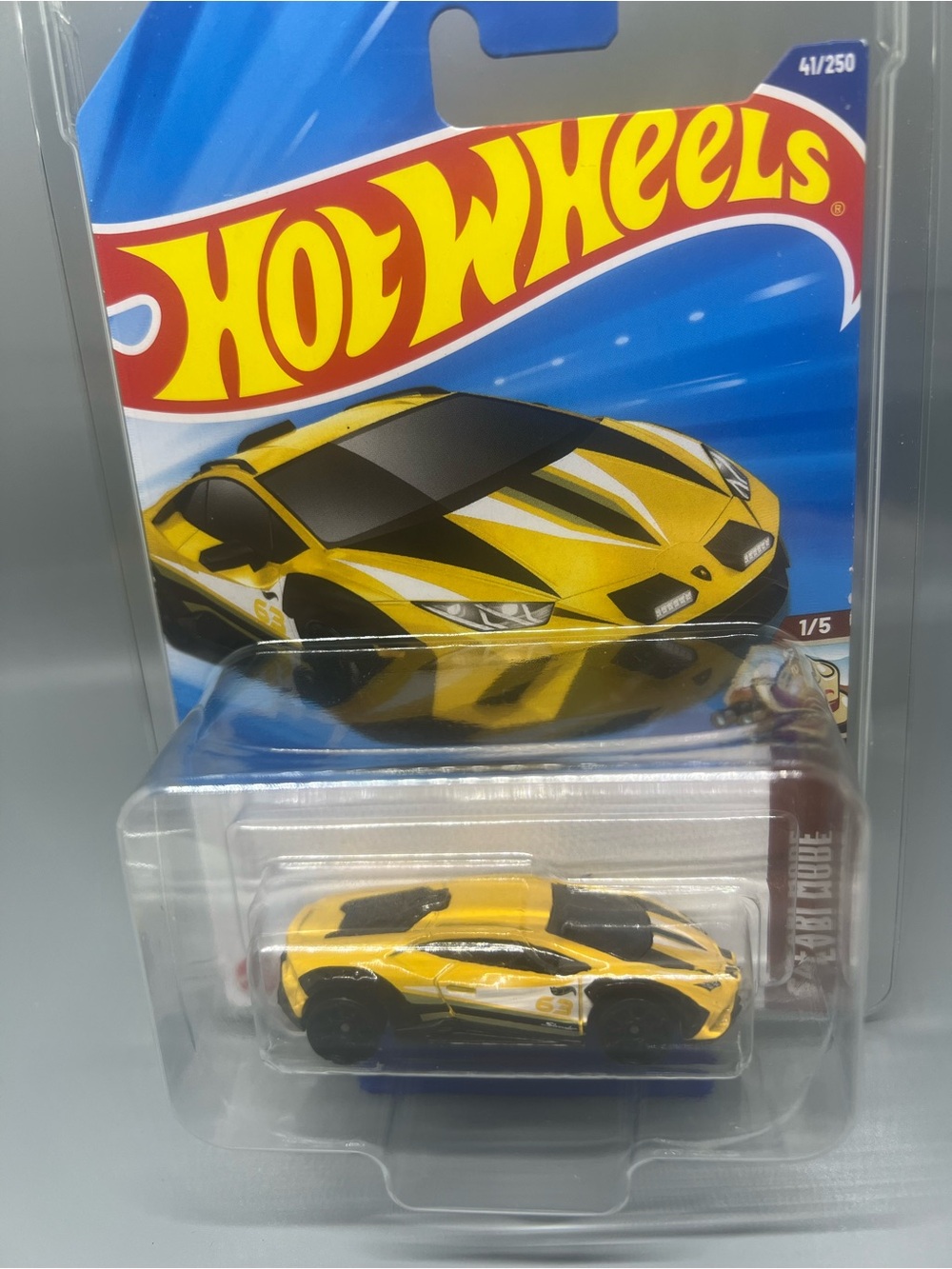 Hot Wheels Yellow Lamborghini Huracan Sterrato Yellow With Protecter